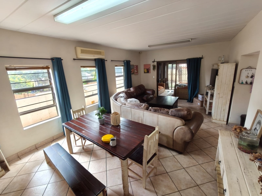 3 Bedroom Property for Sale in Safari Gardens North West